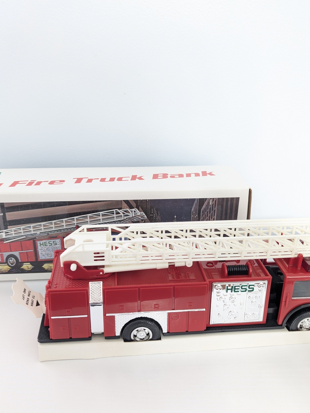 1986 Vintage Hess Toy Red Fire Truck Bank — First Edition Collectible NOS - Picture 11 of 11